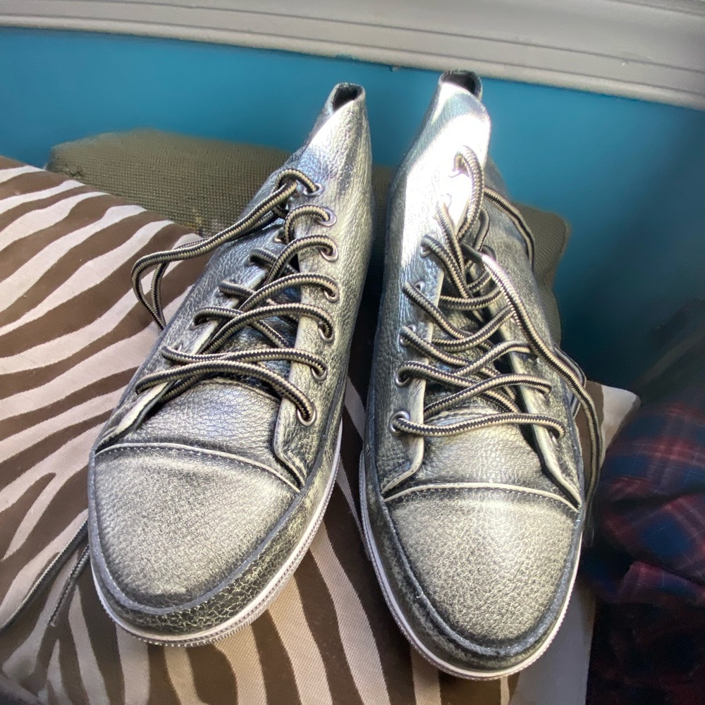 Grey silver distressed leather sneaker.
